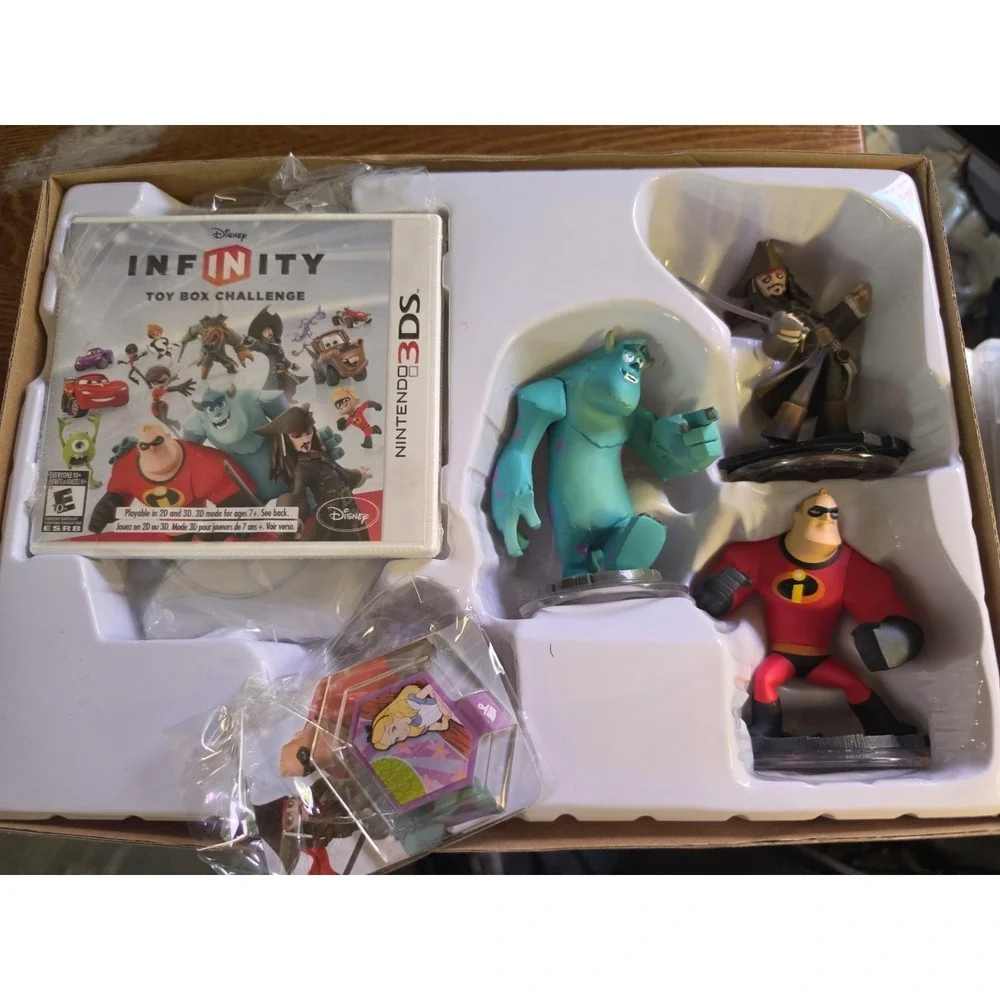 NEW Disney Infinity‎ Nintendo 3DS Toy Box Challenge Video Game Starter Pack 3DS